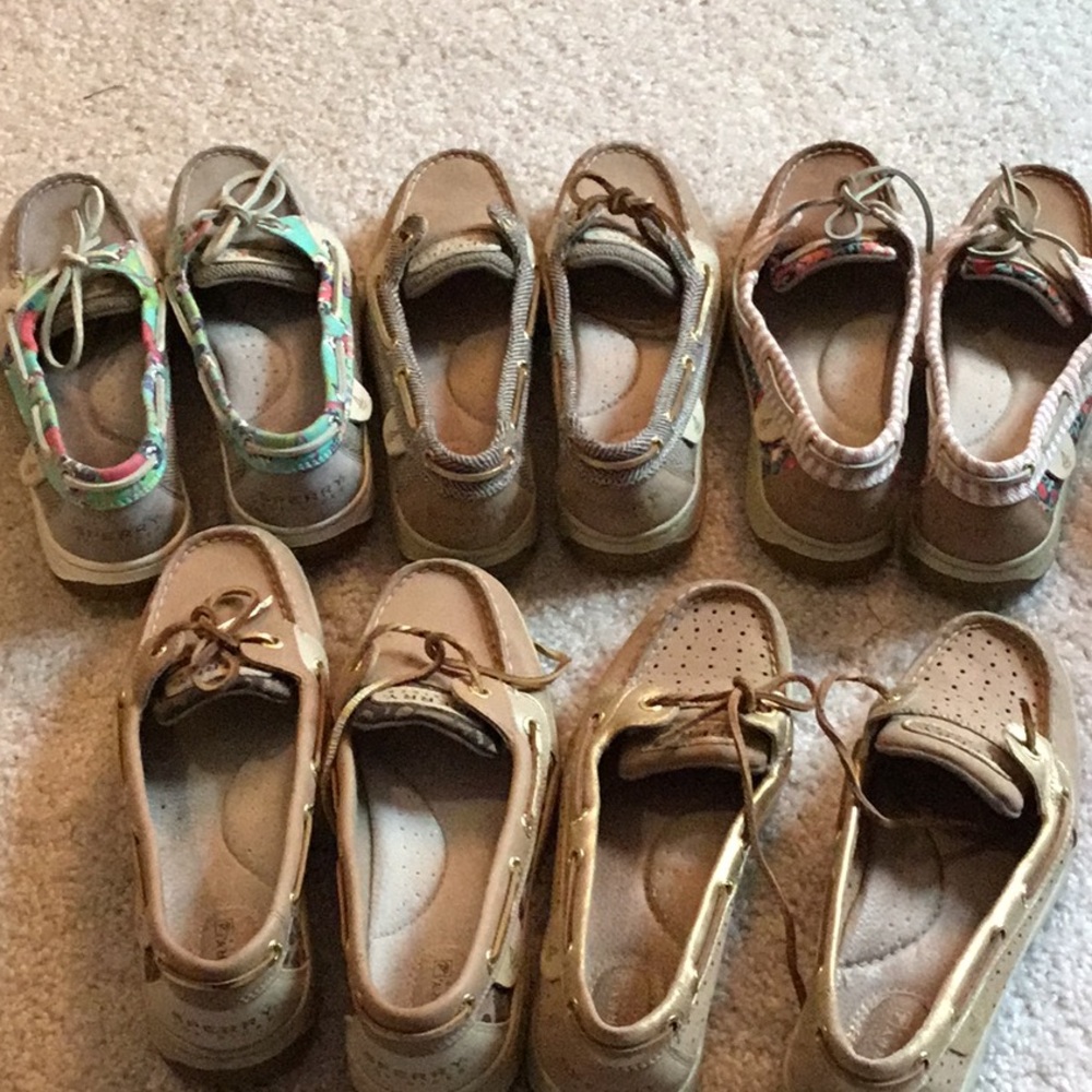 5 pairs of Sperry shoes size 7